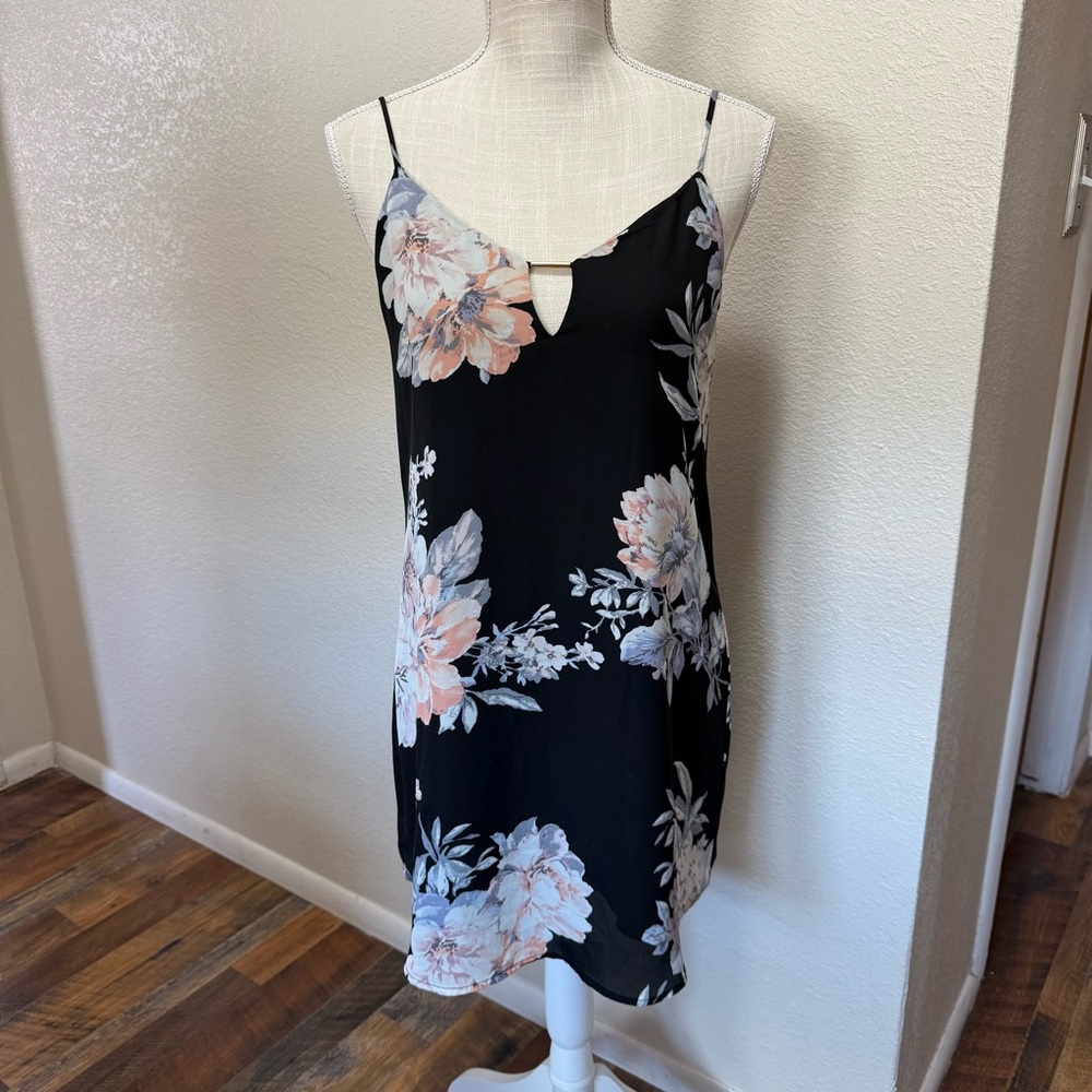 Socialite Floral Front Keyhole Cami Slip Dress - Size Small